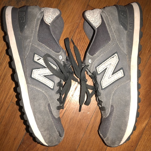 new balance shoes - Picture 3 of 5